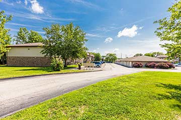 Pinewood Place Apartments